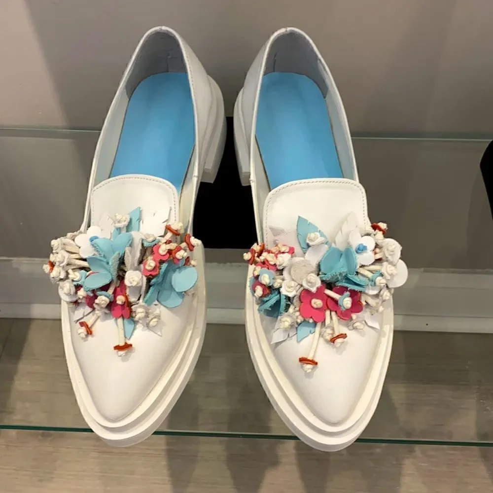 White Leather shoes with handmade flowers